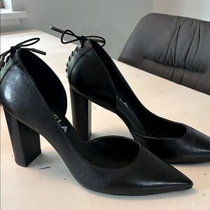 CARVELA BRAZIL BLACK LEATHER DRESSY HEELS SHOES SIZE 40.5/10.5
